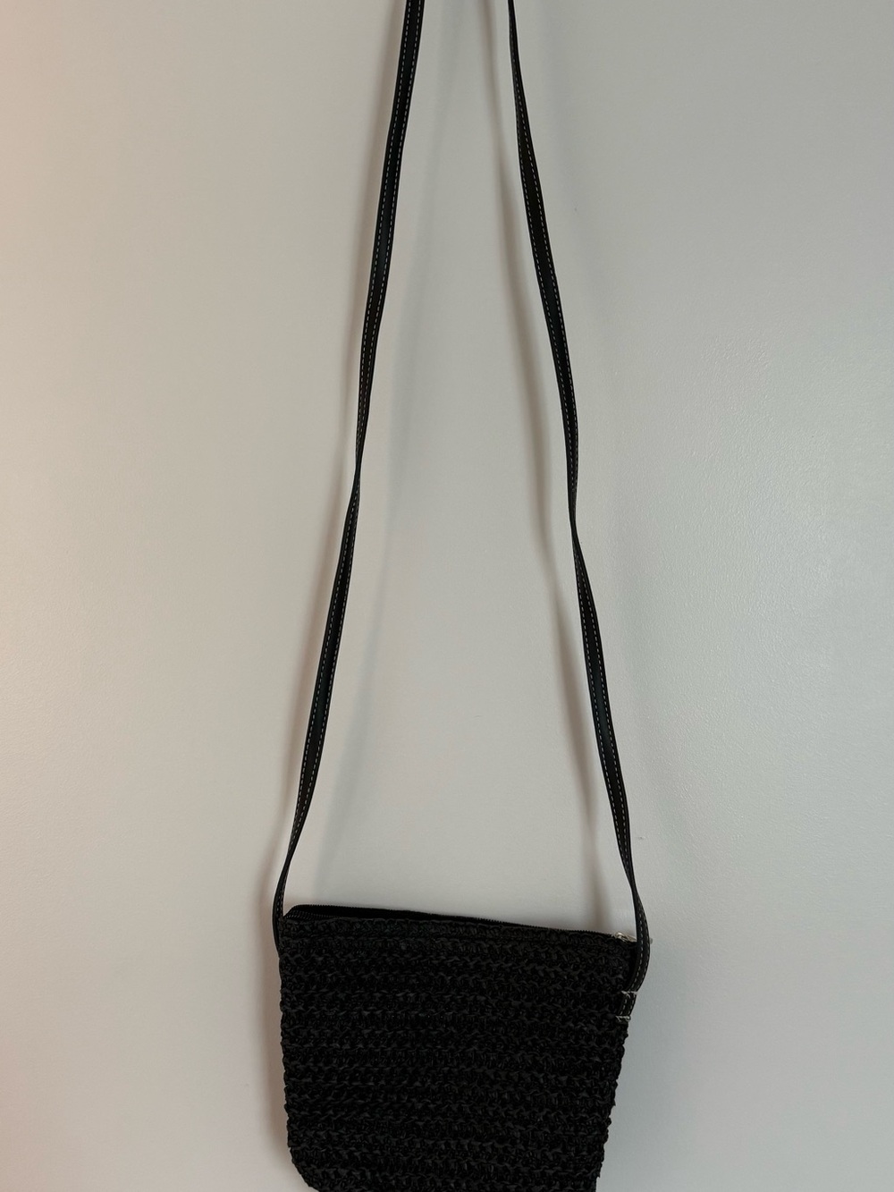 🖤 Old Navy Black Woven Crossbody Purse